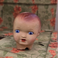 dukkehoved-porcelaen-hudfarvet-staerk-blaa-oejne-gammelt-legetoej